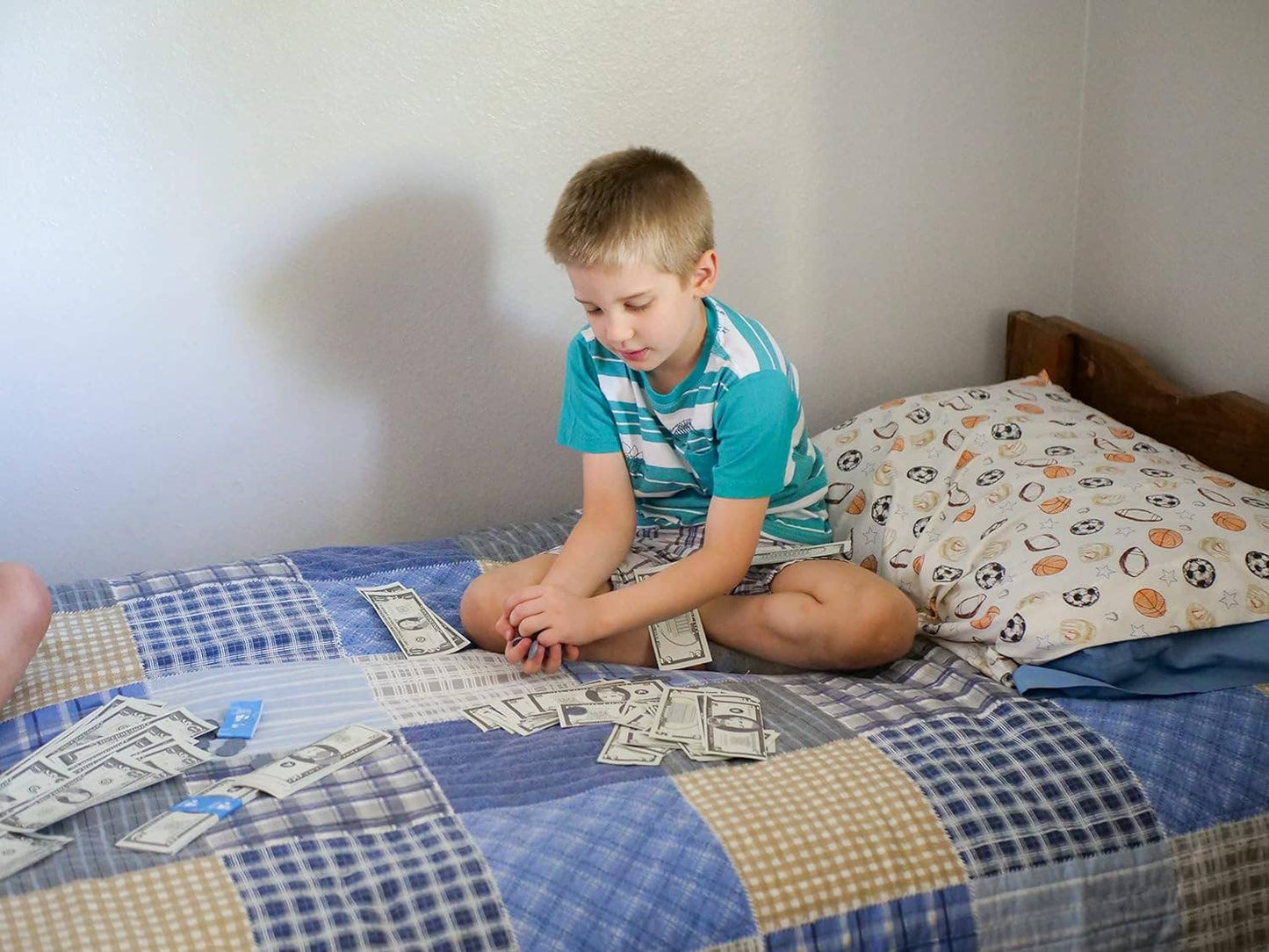 Kids Bank - Play Money Set: Plastic, cardboard