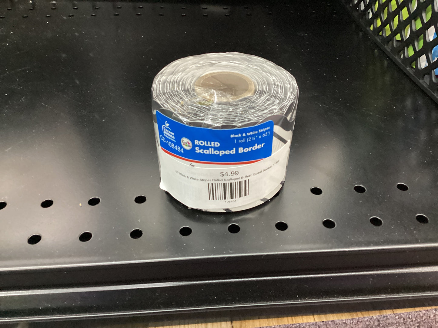 Rolled Scaloped Border